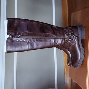 GUESS Boots 👢